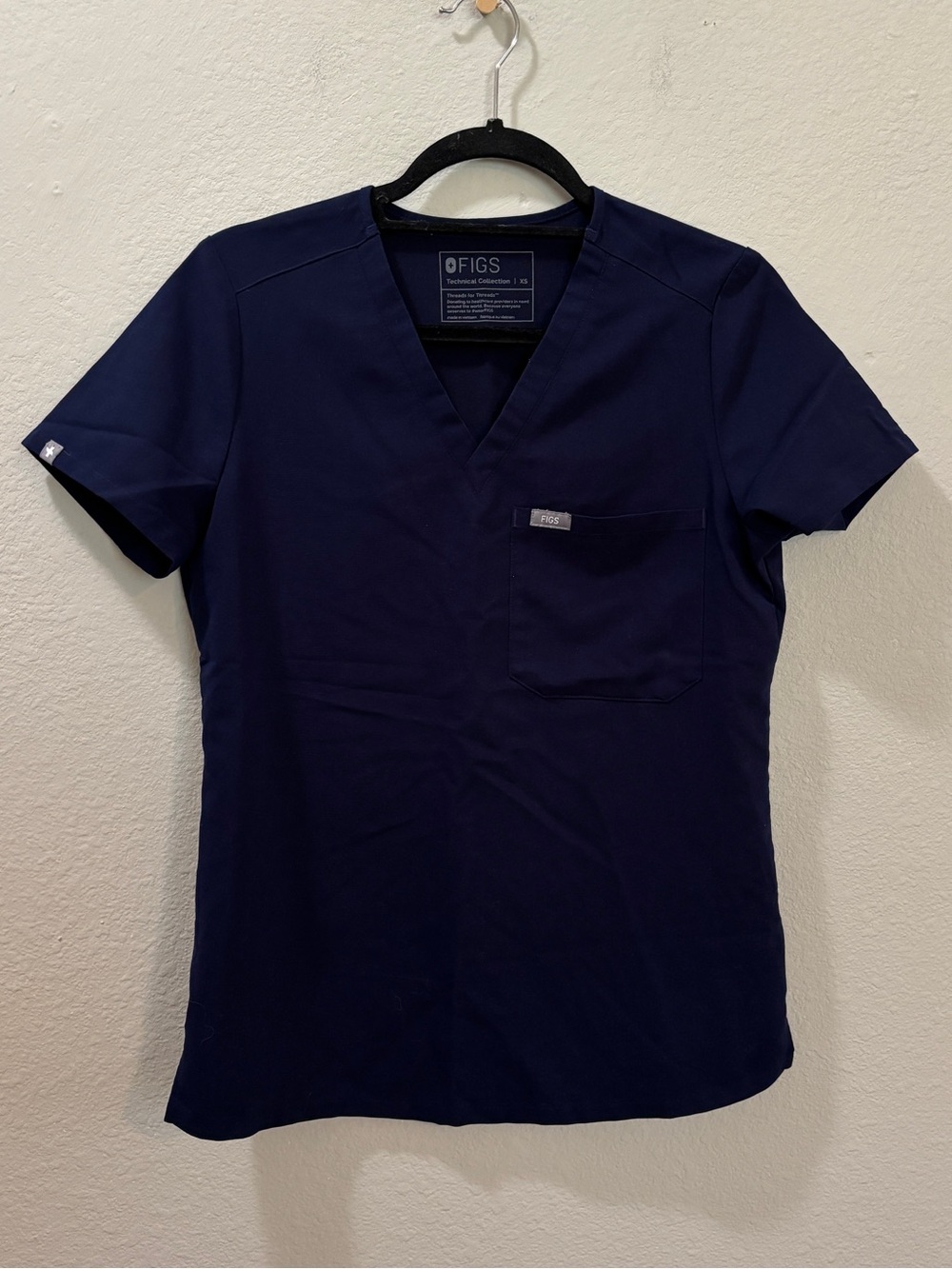 FIGS Catarina Technical Collection Scrub Top Navy Size XS